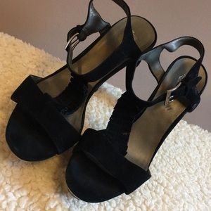 Jennifer Lopez black suede size 9 1/2 stiletto